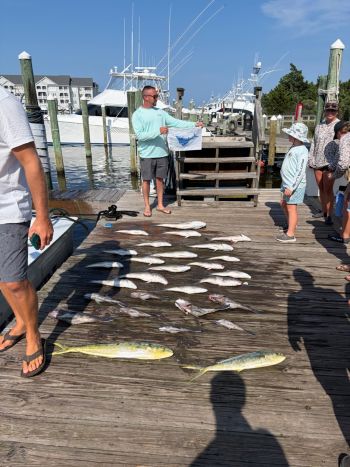 Pirate's Cove Marina, Flags Up Mahi Down