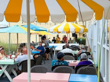 Beachside Bistro, Sunset Sessions