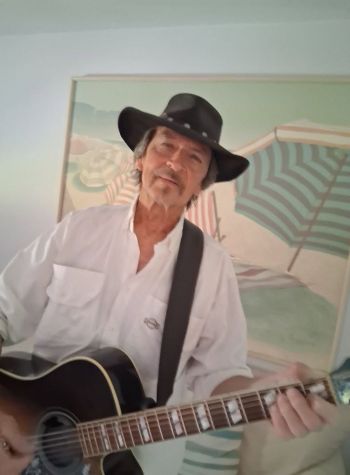 Beachside Bistro, Joe Bowling