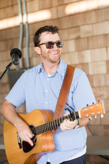 Buffalo City Distillery, Acoustic Sunday with Jeremy Russell