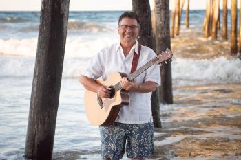 Rundown Cafe, Live Music with Phil Delpierre