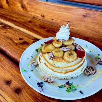 The Pony and the Boat Comfort Kitchen, Bananas Foster Pancakes