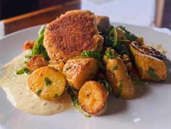 TRiO Restaurant & Market, TRiO Signature Crab Cake Dinner