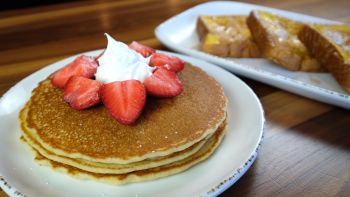 Henry's Restaurant, Three Large Hotcakes