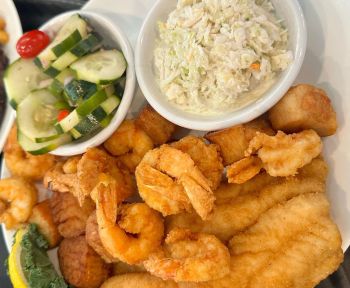 Sugar Creek Soundfront Seafood Restaurant, Fried or Broiled Seafood Platter