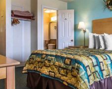 Seahorse Inn &amp; Cottages photo