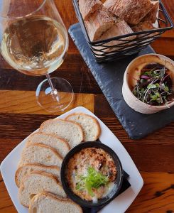 TRiO Restaurant &amp; Market photo