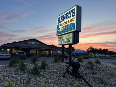 Henry&#039;s Restaurant photo